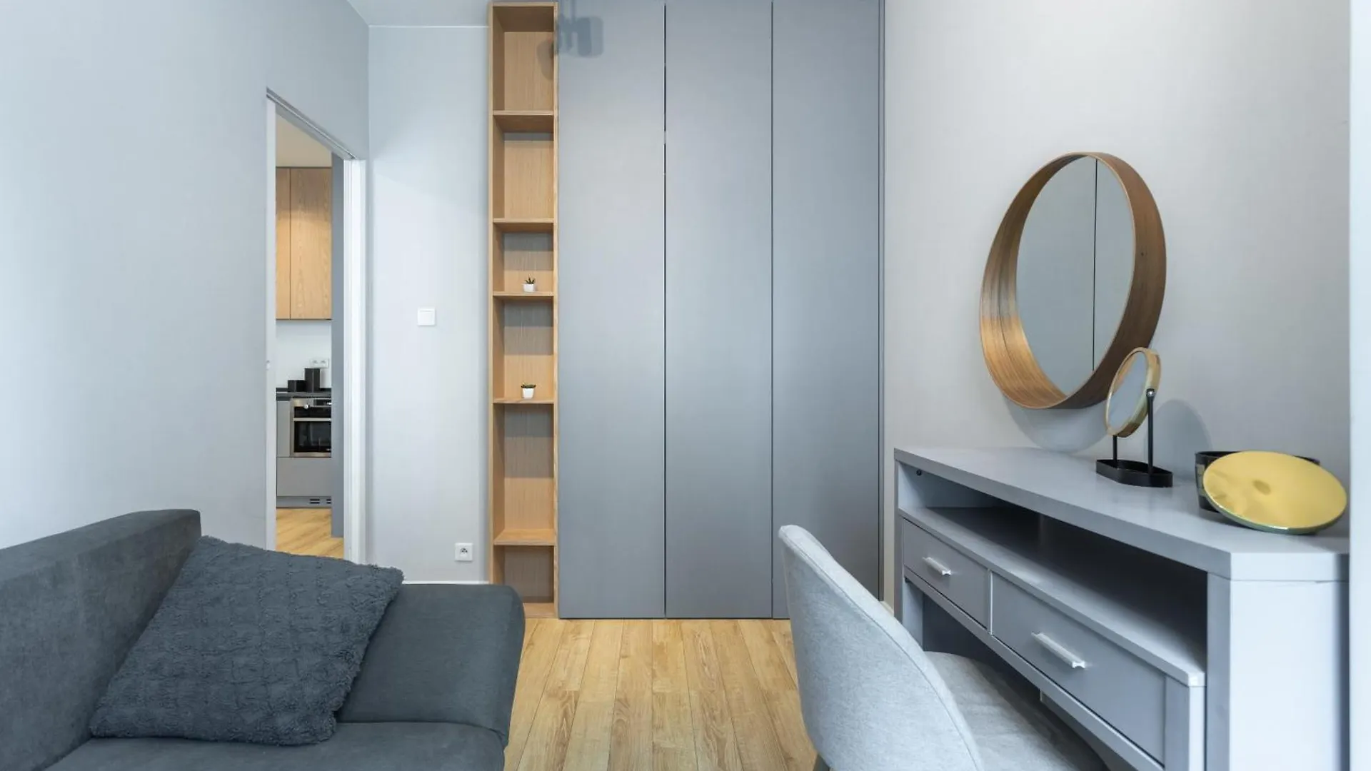 Golden Apartments Warsaw - Luxury Building With Terrace On The Roof - Sienna Str