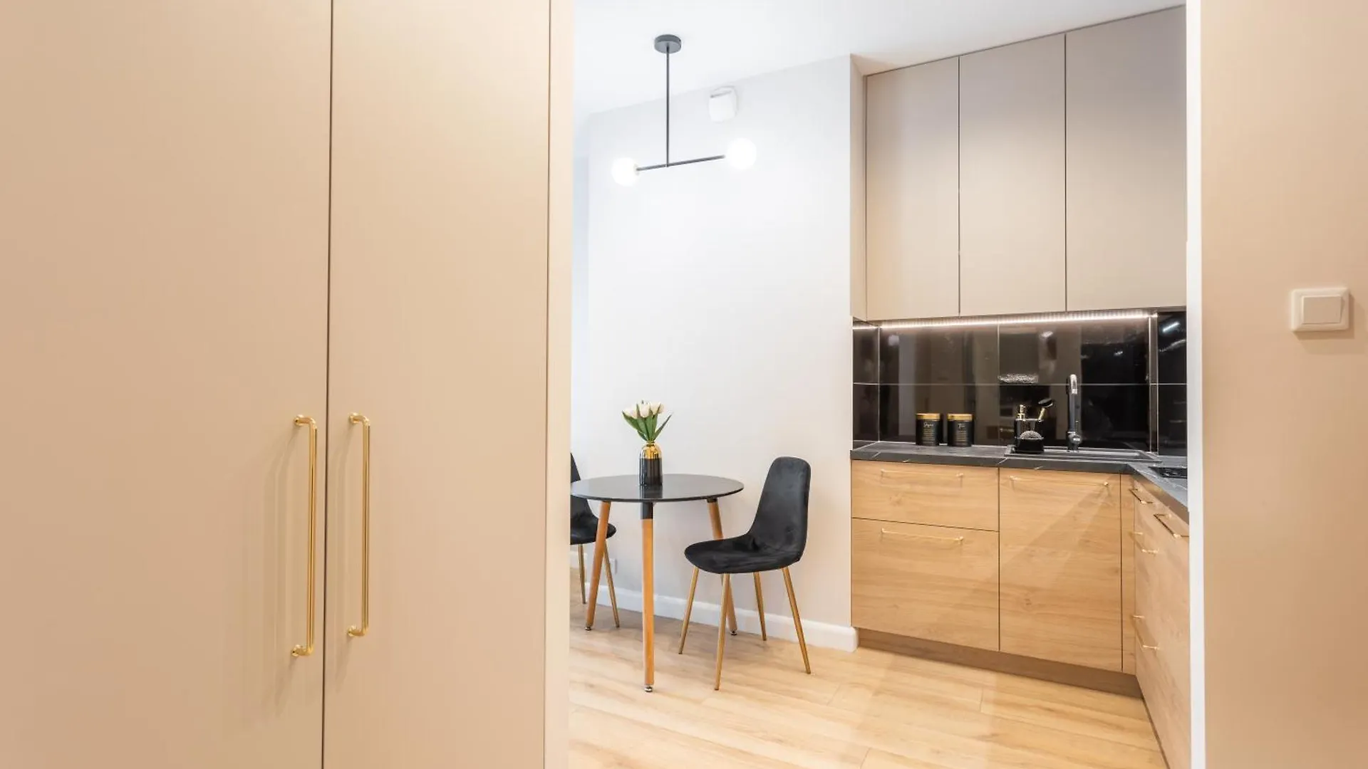 Golden Apartments Warsaw - Luxury Building With Terrace On The Roof - Sienna Str