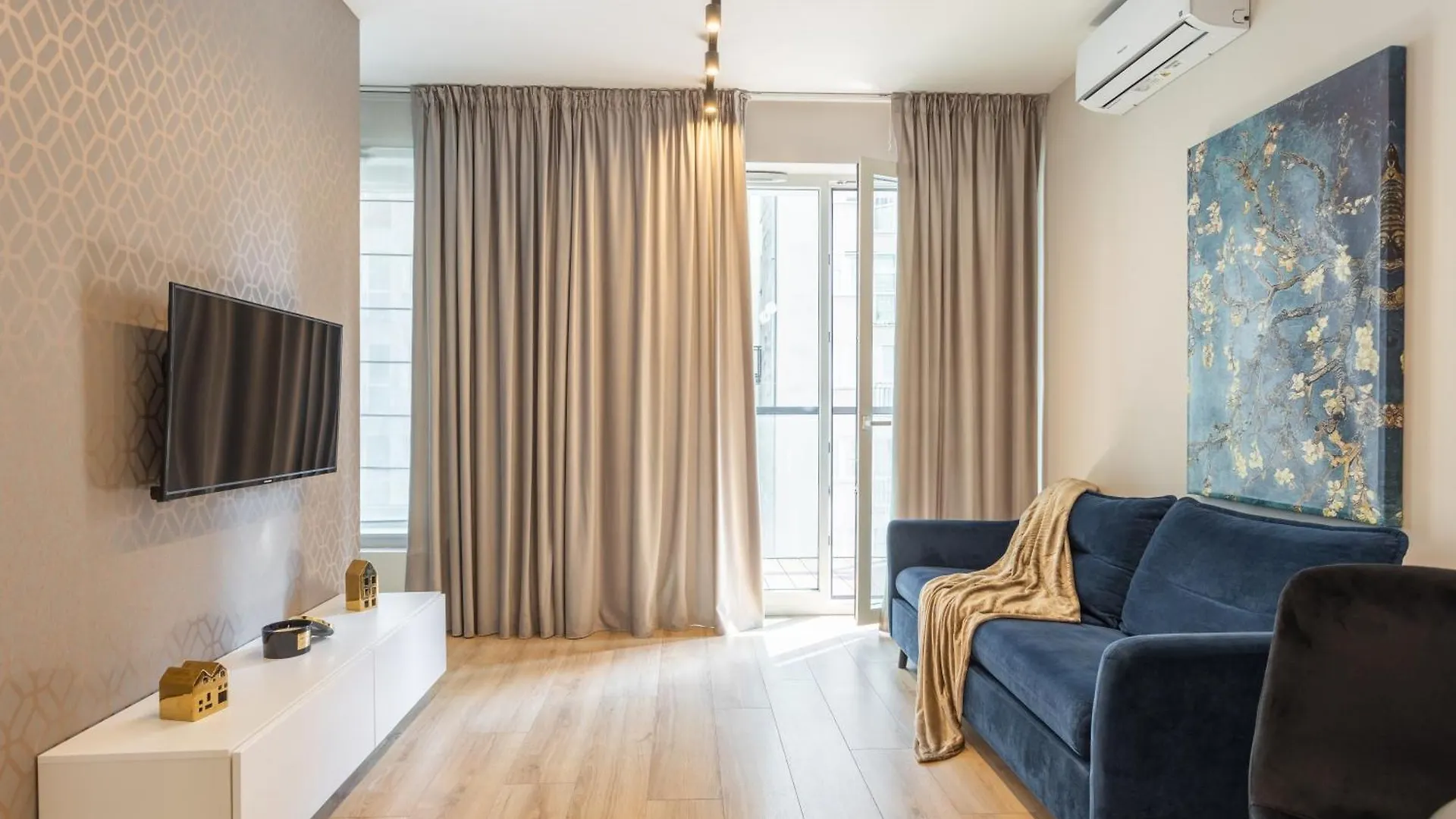 Golden Apartments Warsaw - Luxury Building With Terrace On The Roof - Sienna Str