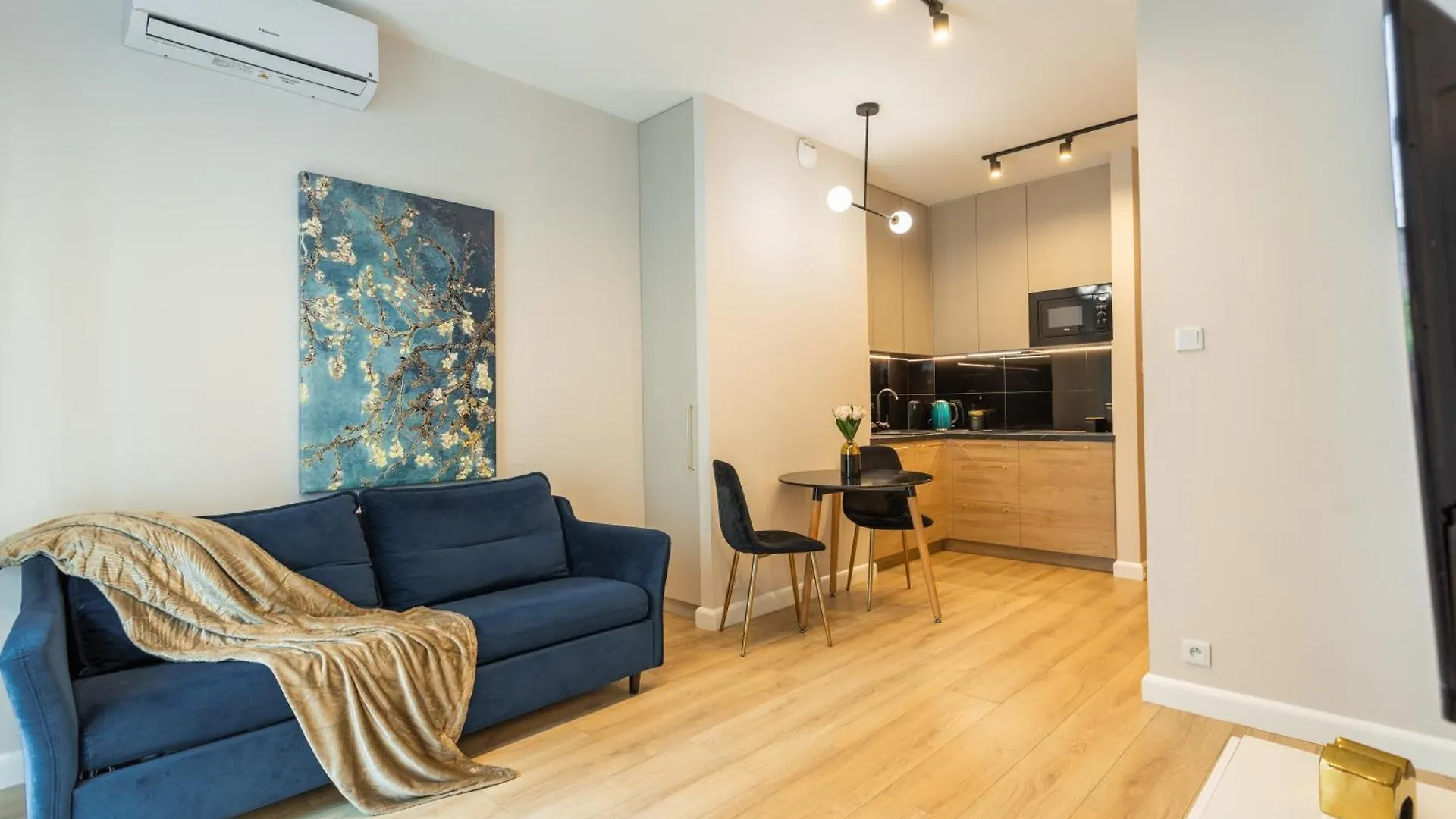Golden Apartments Warsaw - Luxury Building With Terrace On The Roof - Sienna Str Poland