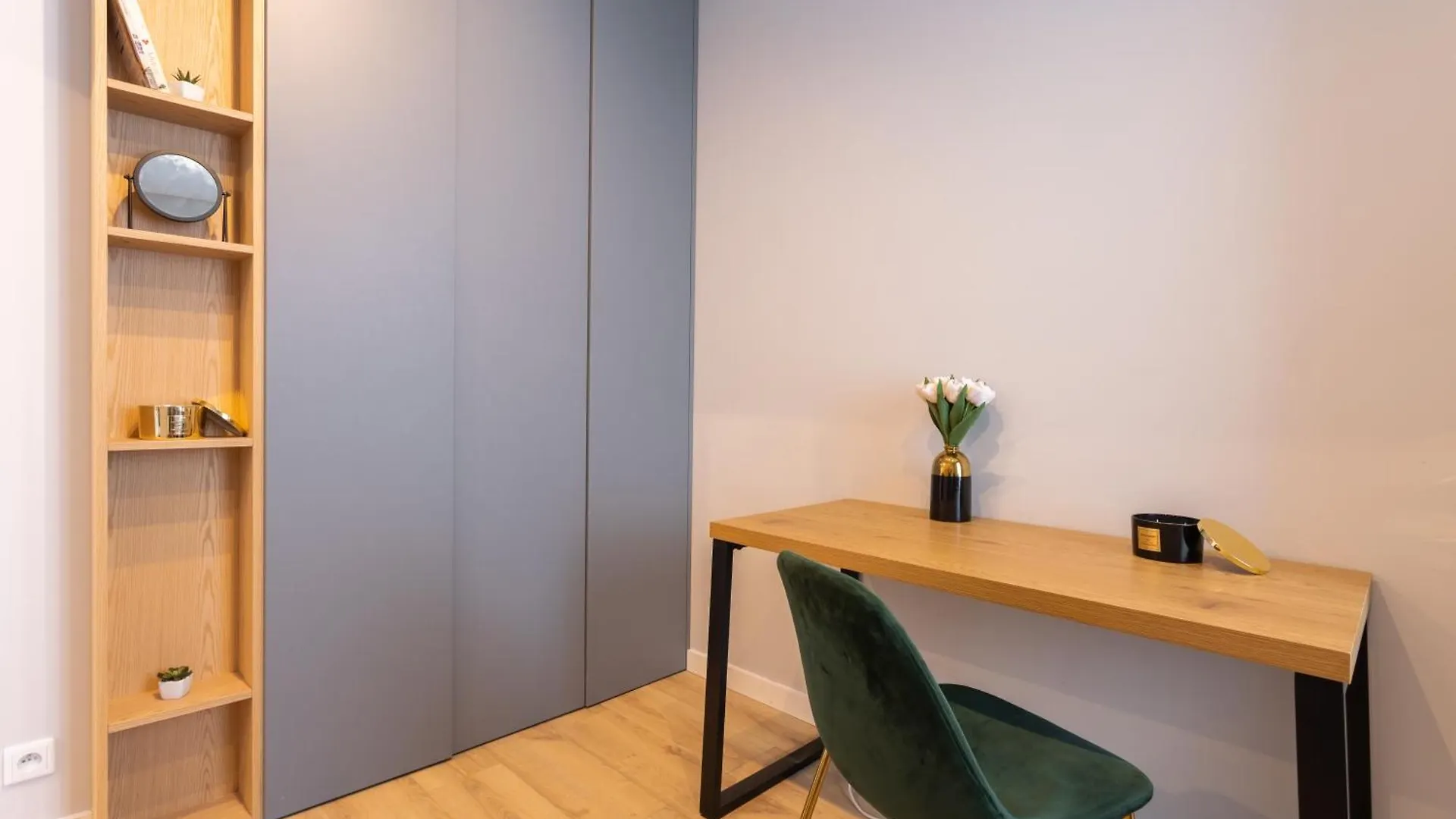 Golden Apartments Warsaw - Luxury Building With Terrace On The Roof - Sienna Str