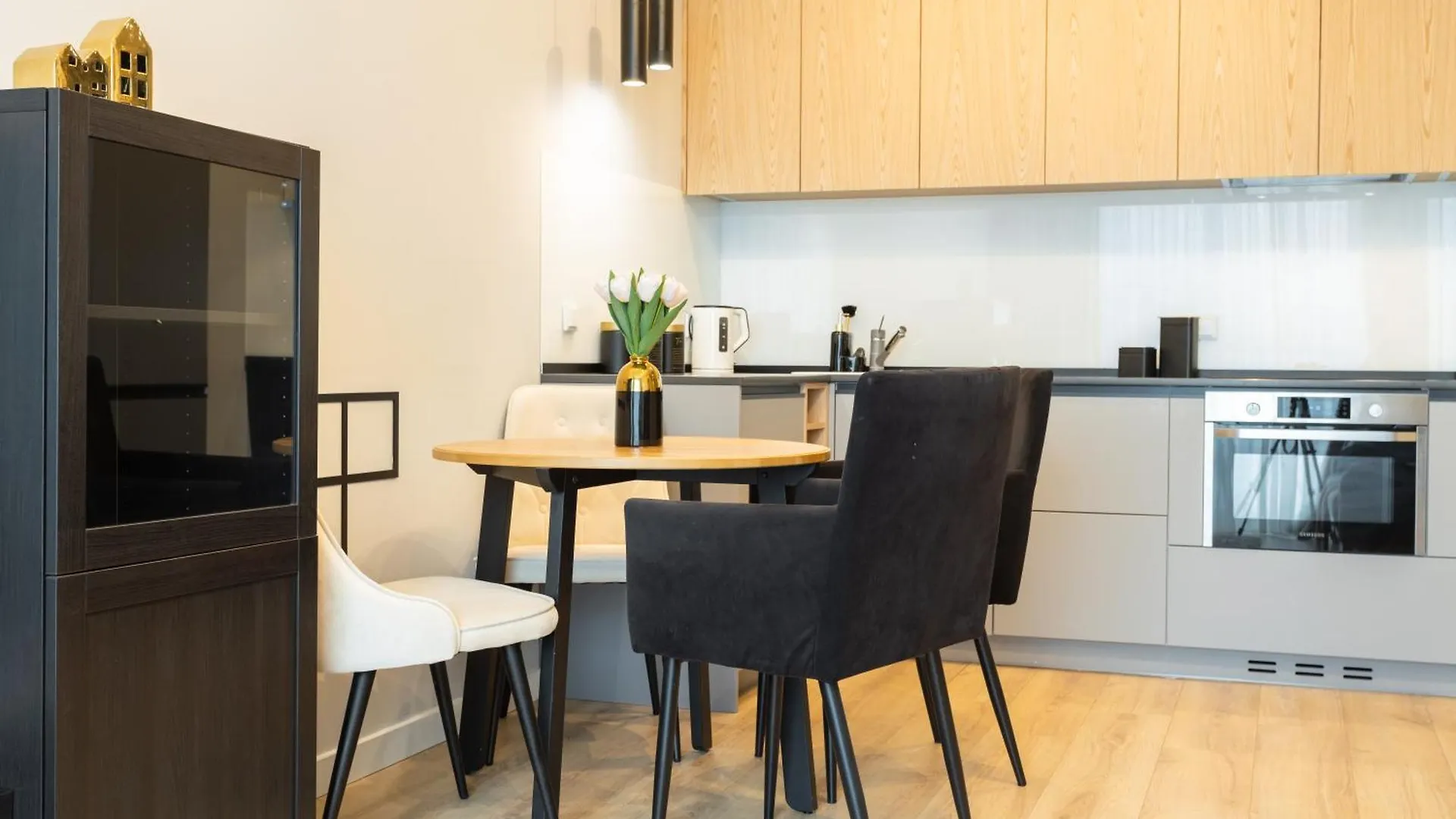 Golden Apartments Warsaw - Luxury Building With Terrace On The Roof - Sienna Str