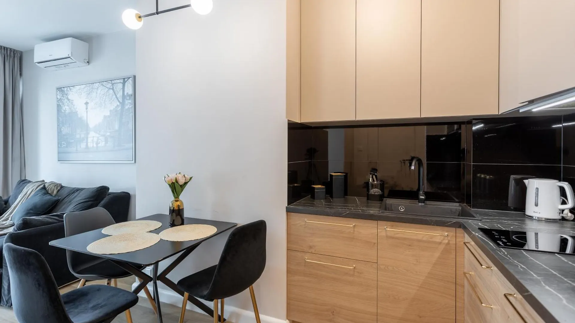 Golden Apartments Warsaw - Luxury Building With Terrace On The Roof - Sienna Str
