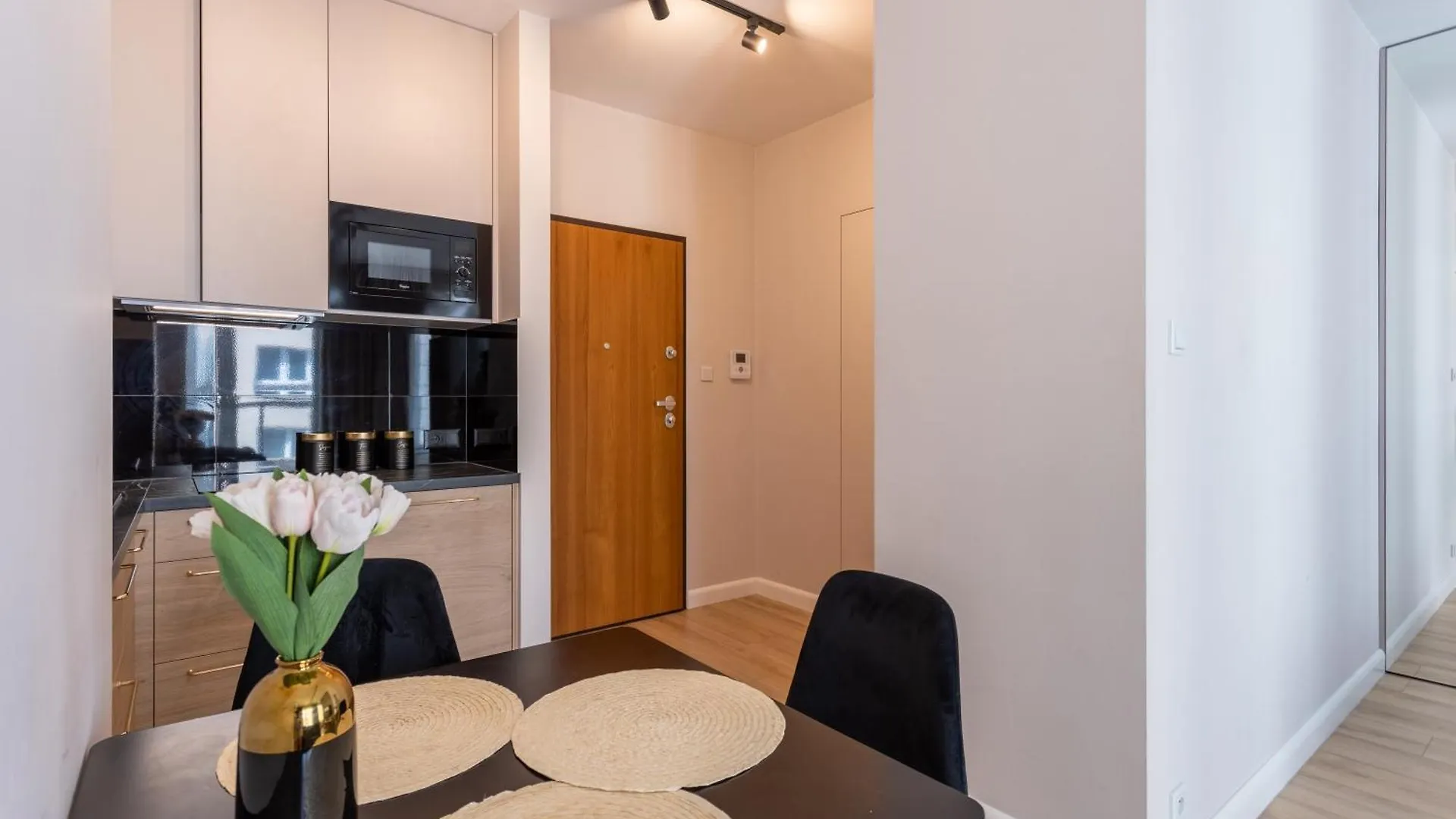 Golden Apartments Warsaw - Luxury Building With Terrace On The Roof - Sienna Str